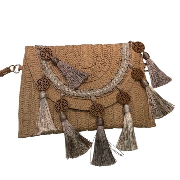 Boho Basket Woven Clutch Wristlet with Tassel - Picture 1 of 11